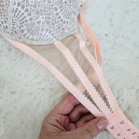 Victoria Secret Bra - Picture 5 of 5
